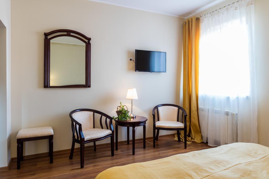 Pensiunea Boema Piatra Neamt Exterior photo